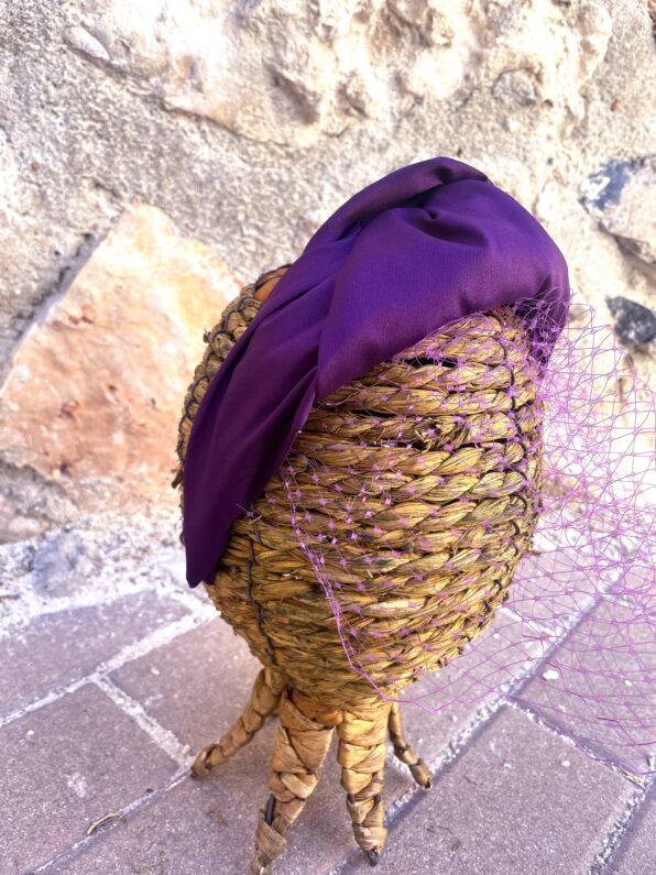 Diadema morada rejilla