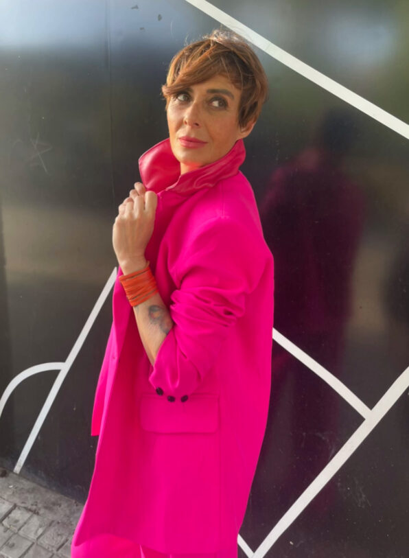 Blazer oversize fucsia con cuello de piel exclusivo Lottik - Imagen 6
